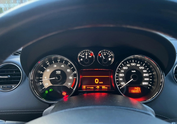 Peugeot RCZ cena 66500 przebieg: 132000, rok produkcji 2015 z Warszawa małe 79